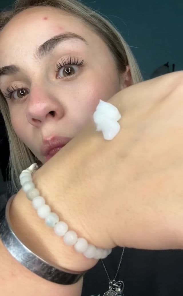 EARTHAT Comforting Cream review photo by HayGrooves