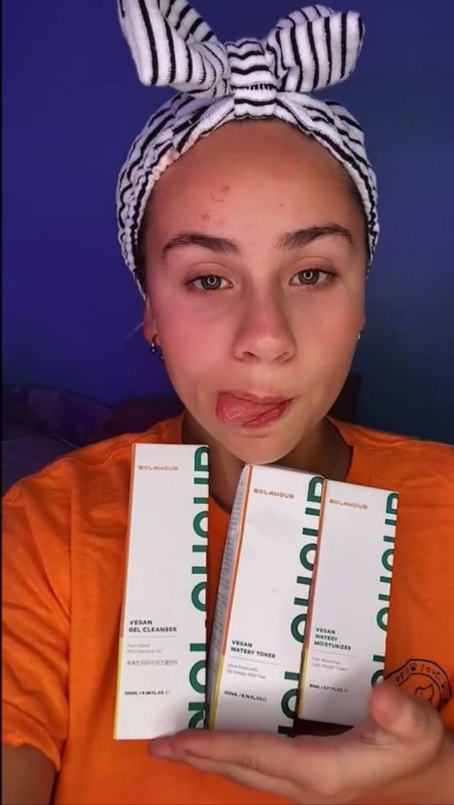 NolaHour Vegan Gel Cleanser review photo by HayGrooves