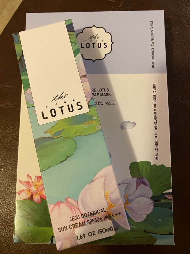 The Pure Lotus Soothing & Brightening Mask review photo by HayGrooves