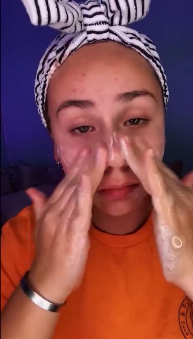 NolaHour Vegan Gel Cleanser review photo by HayGrooves