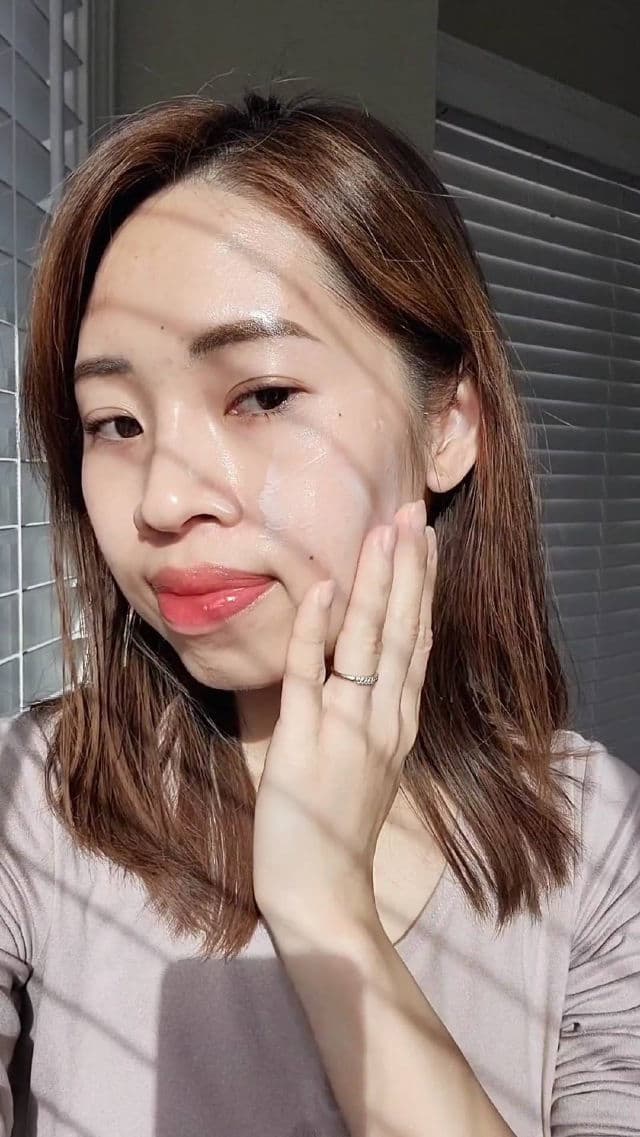 Kiehl's Better Screen UV Serum Sunscreen SPF50+ review photo by JillF