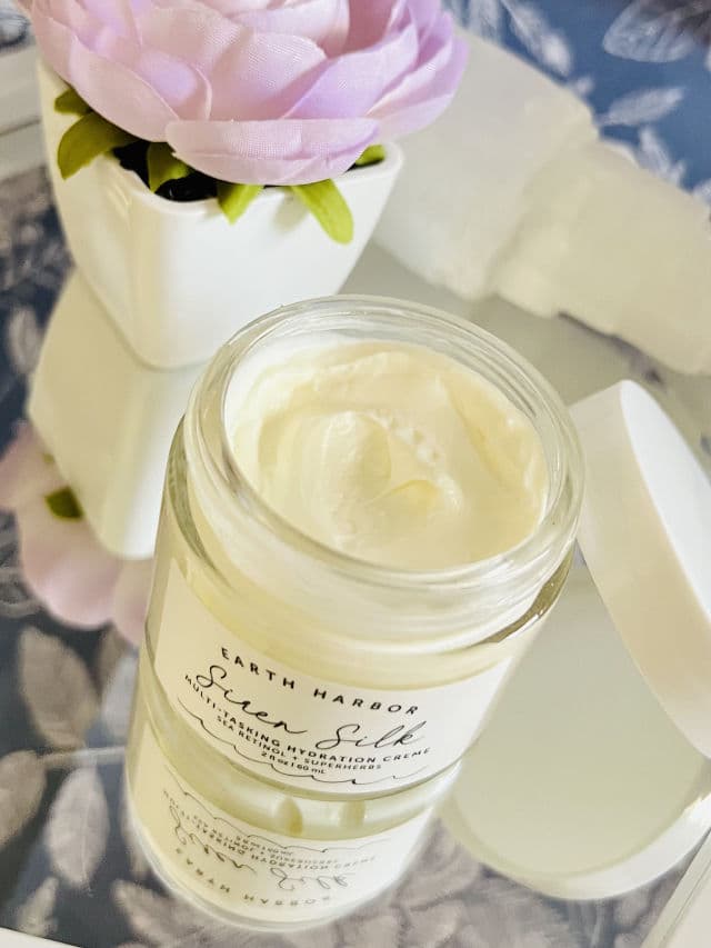 Earth Harbor Naturals Siren Silk Multi-Tasking Hydration Creme review photo by Amanda87