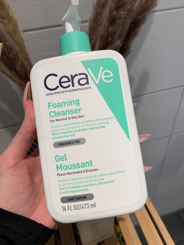CeraVe Foaming Facial Cleanser review photo by helenaamyhre