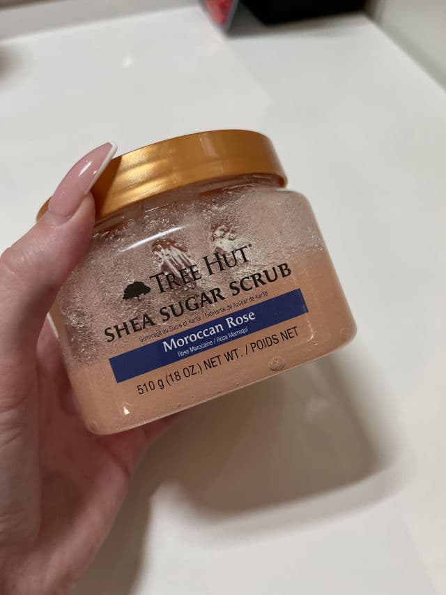 Tree Hut Shea Sugar Scrub Moroccan Rose review photo by helenaamyhre