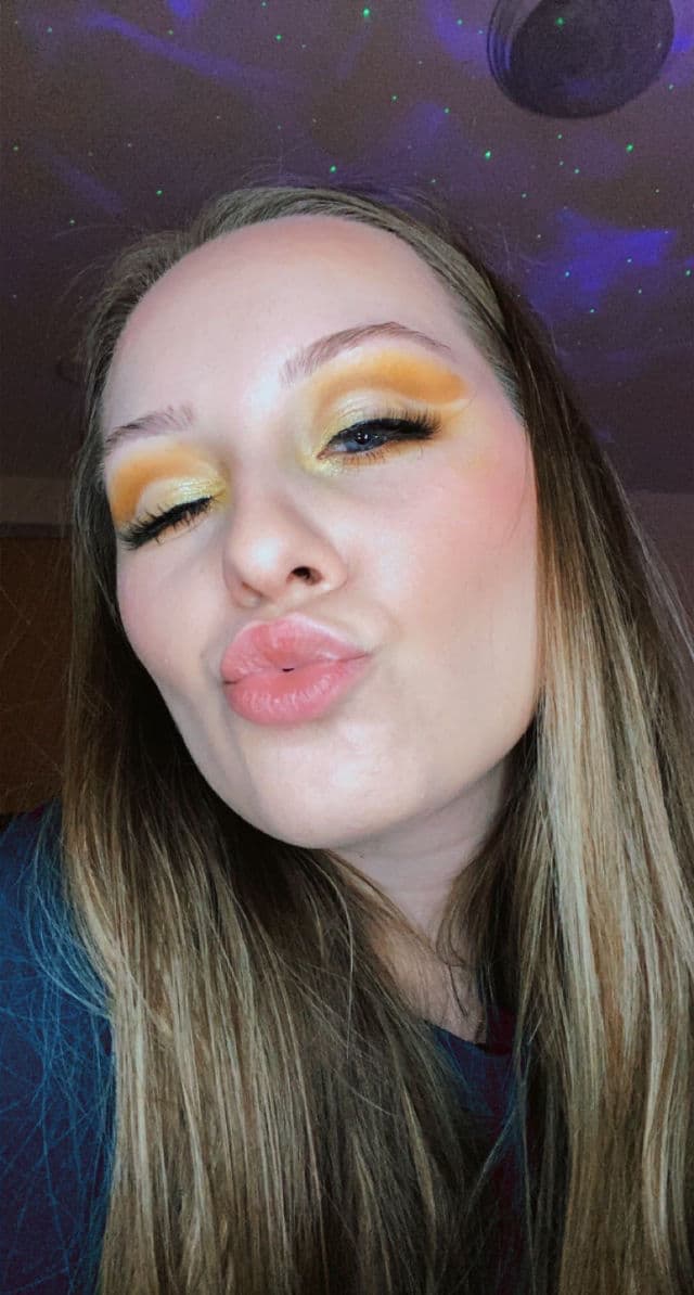 ColourPop Uh-Huh Honey review photo by hollywood