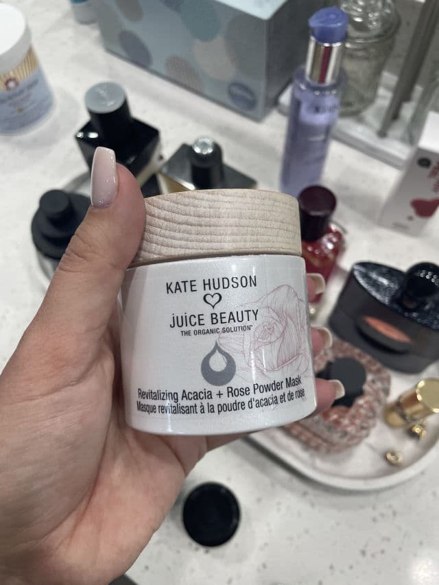 Juice Beauty Kate Hudson Revitalizing Acacia + Rose Powder Mask review photo by dash11ng