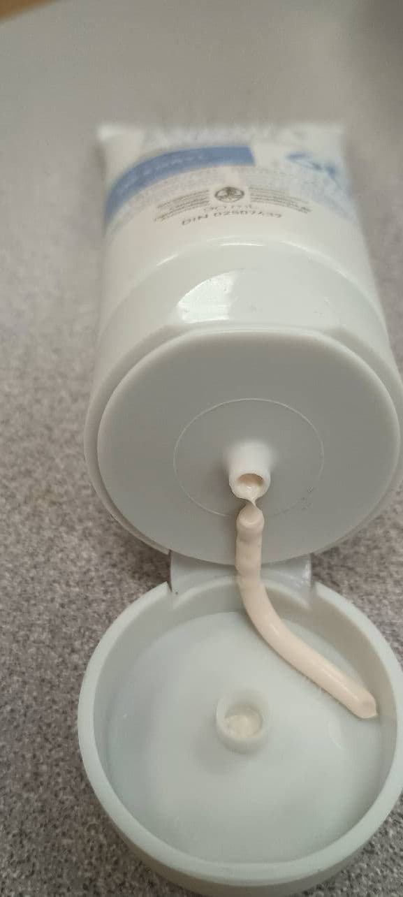 Garnier Ombrelle Sensitive Expert+ Facial Sunscreen SPF 60 review photo by Mucci