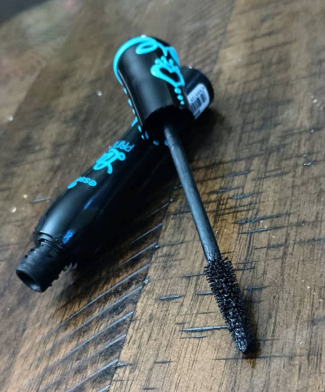 Essence Lash Princess Waterproof Mascara review photo by Mucci