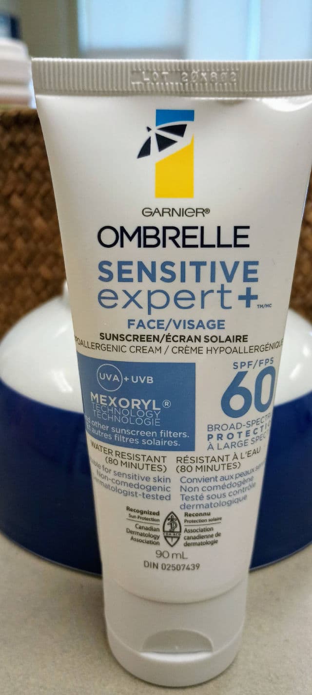 Garnier Ombrelle Sensitive Expert+ Facial Sunscreen SPF 60 review photo by Mucci