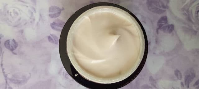 Neutrogena Triple Age Repair Moisturizer with SPF 25 review photo by Mucci