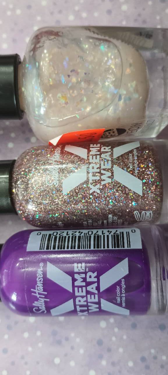 Sally Hansen Xtreme Wear review photo by Mucci