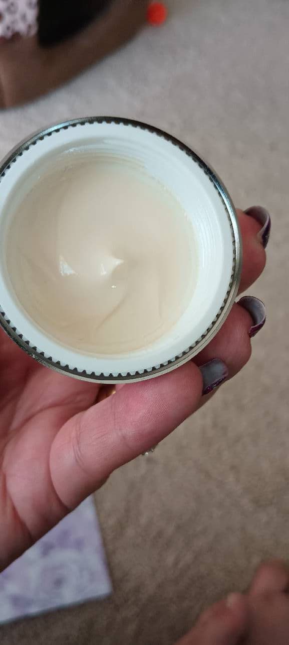 Neutrogena Triple Age Repair Moisturizer with SPF 25 review photo by Mucci