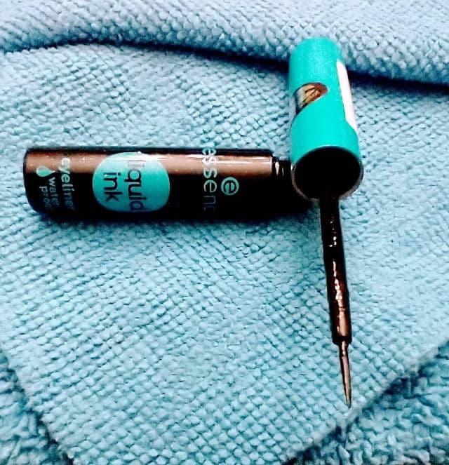 Essence Liquid Ink Eyeliner Waterproof review photo by Mucci