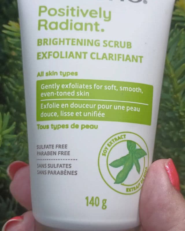 Aveeno Skin Brightening Daily Scrub review photo by Mucci