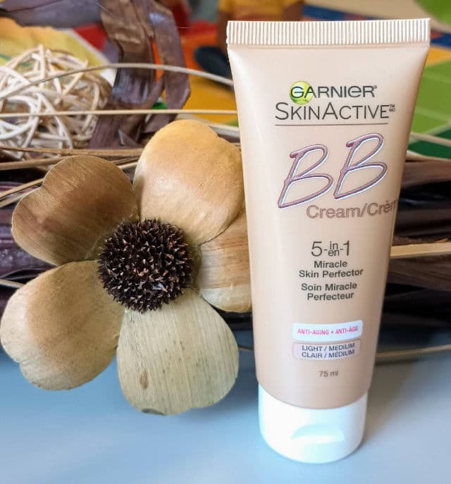 Garnier Skin Renew Miracle Skin Perfector BB. Cream SPF 15 review photo by Mucci