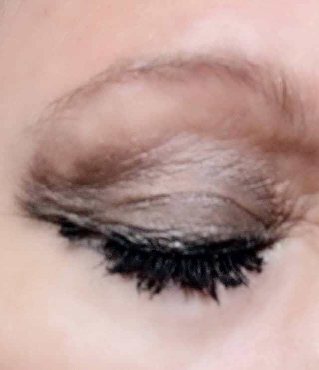 CoverGirl Eye Enhancers 3 Kit Eye Shadow - 110 - Shimmering Sands review photo by Mucci