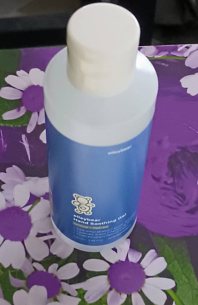 elleybear 2 in 1 Hand Cleaner & Soothing Gel review photo by Mucci