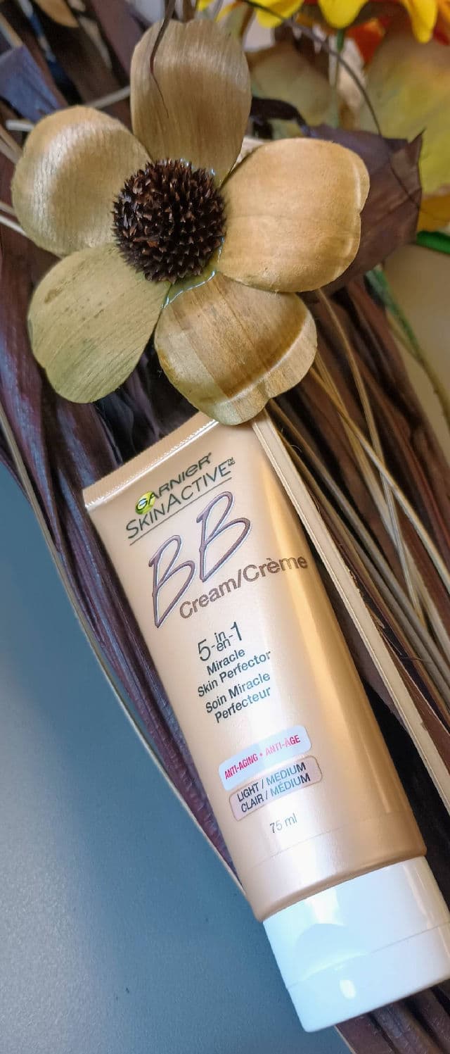 Garnier Skin Renew Miracle Skin Perfector BB. Cream SPF 15 review photo by Mucci
