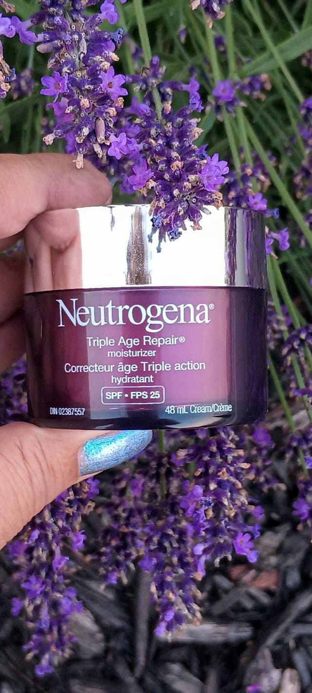 Neutrogena Triple Age Repair Moisturizer with SPF 25 review photo by Mucci
