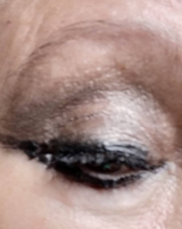 CoverGirl Eye Enhancers 3 Kit Eye Shadow - 110 - Shimmering Sands review photo by Mucci