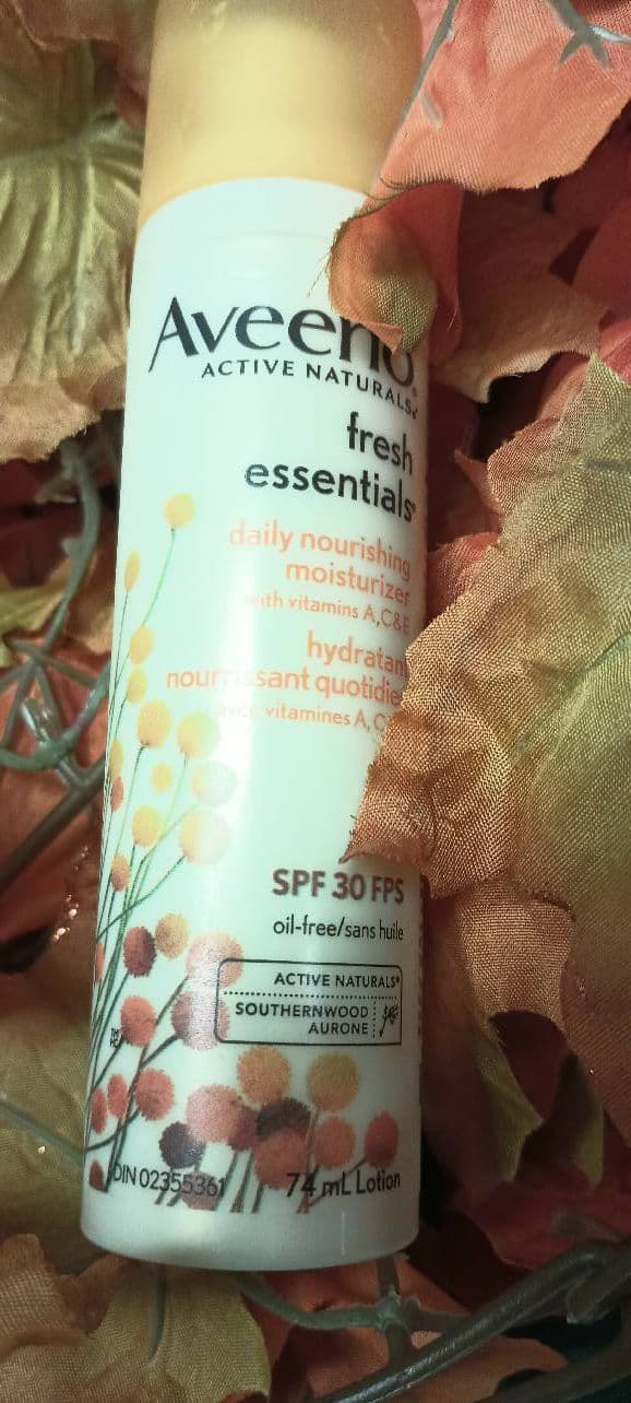 Aveeno Smart Essentials Daily Nourishing Moisturizer SPF 30 review photo by Mucci