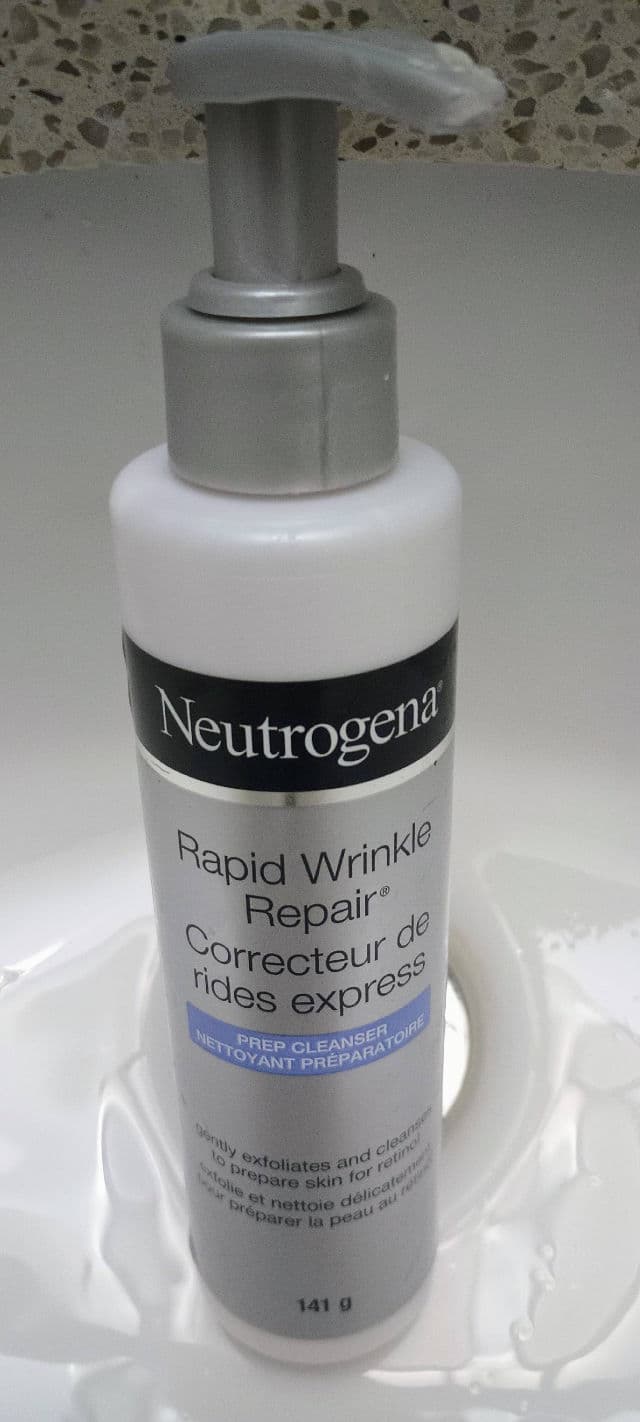 Neutrogena Rapid Wrinkle Repair Prep Cleanser review photo by Mucci