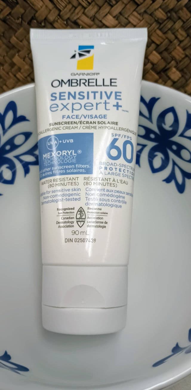 Garnier Ombrelle Sensitive Expert+ Facial Sunscreen SPF 60 review photo by Mucci