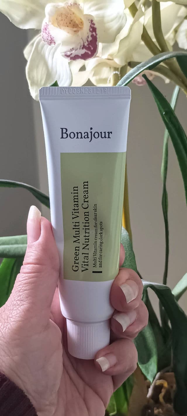 Bonajour Natural Green Multi Vitamin Moisturizing Cream review photo by Mucci