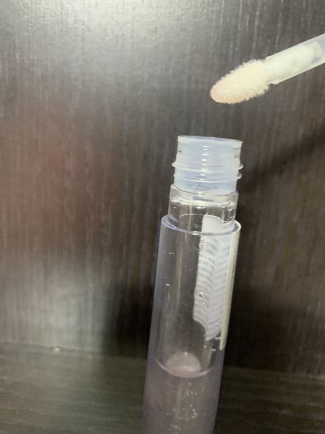 Essence Extreme Shine Volume Lipgloss 101 Milky Way review photo by pickyuserrr