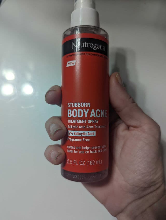 Neutrogena Stubborn Body Acne Treatment Spray with Salicylic Acid review photo by merllamicorn