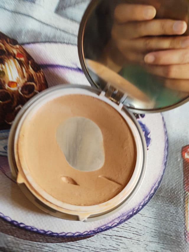 ISDIN Fotoprotector Compact Arena SPF 50+ review photo by camimora