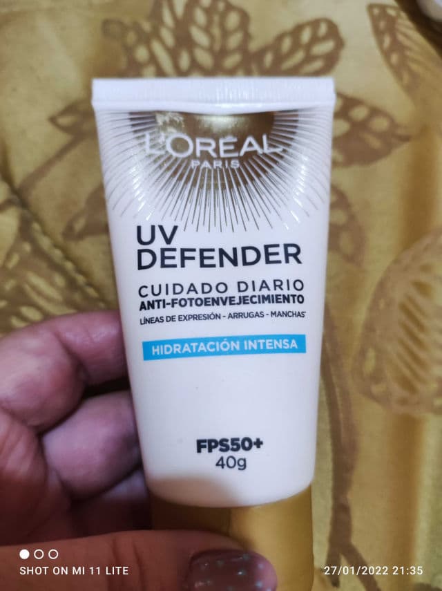 L'Oreal Paris UV Defender Cuidado Diario Anti-Fotoenvejecimiento Anti-Brillo FPS 50+ review photo by PilarC