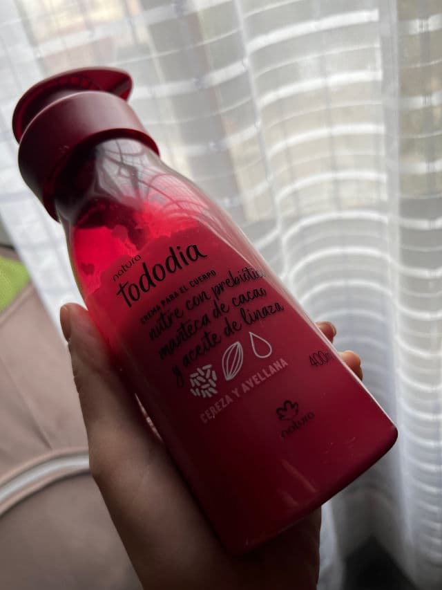 Natura Crema Nutritiva Para el Cuerpo Cereza y Avellana review photo by rociojavibeauty