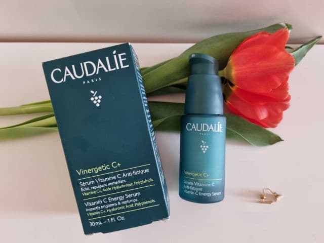Caudalie Paris Vinergetic C+ Vitamin C Energy Serum review photo by SkincarebyAlex