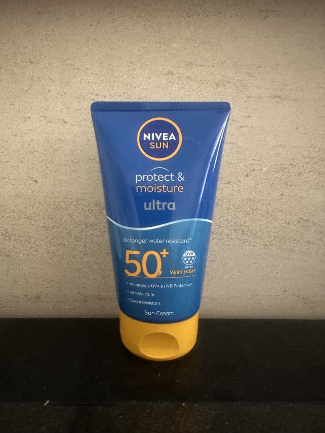 Nivea Protect & Moisture Face Cream SPF 50 review photo by l88exa