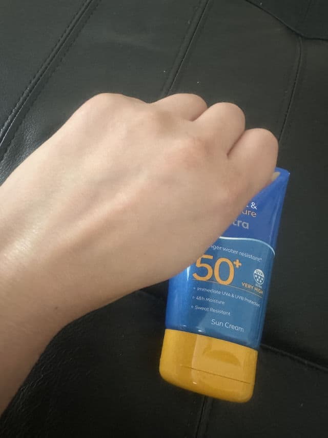 Nivea Protect & Moisture Face Cream SPF 50 review photo by l88exa
