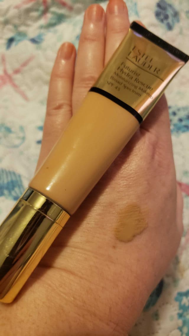 Estee Lauder Futurist Hydra Rescue SPF 45 review photo by NikiRed72
