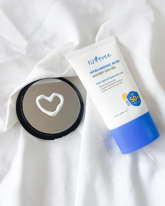 ISNTREE Hyaluronic Acid Watery Sun Gel SPF50+ PA++++ review photo by dreamyglowyskin