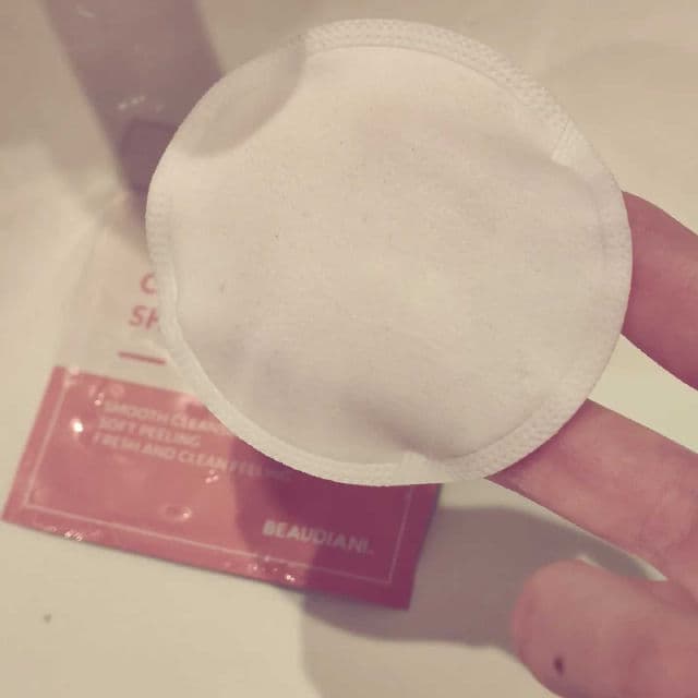 Beaudiani Velvet Facial Cleansing Sheet  review photo by protectorsolarforeve