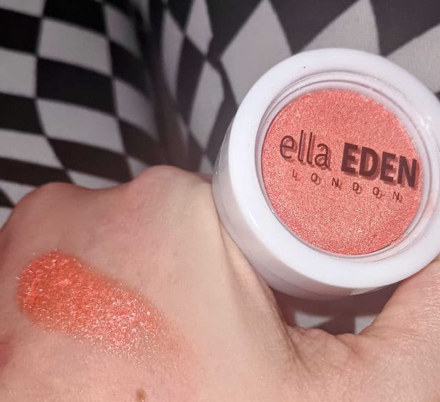 ella EDEN Pressed Eyeshadow - Harmony review photo by ProVanityFX