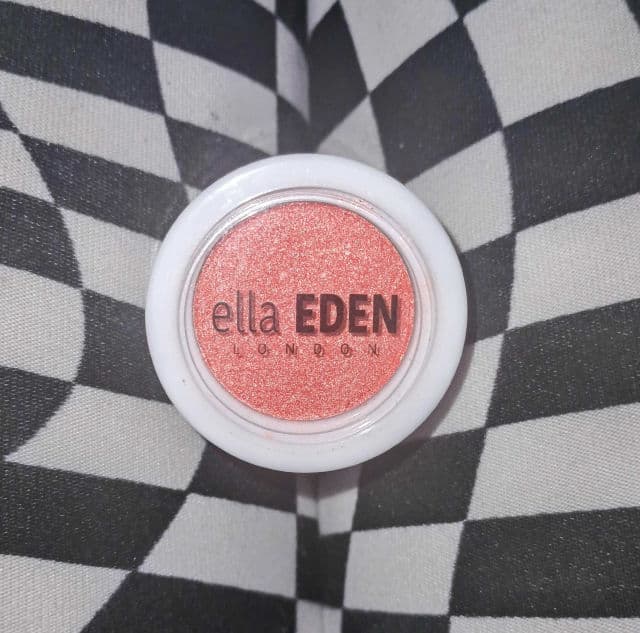 ella EDEN Pressed Eyeshadow - Harmony review photo by ProVanityFX