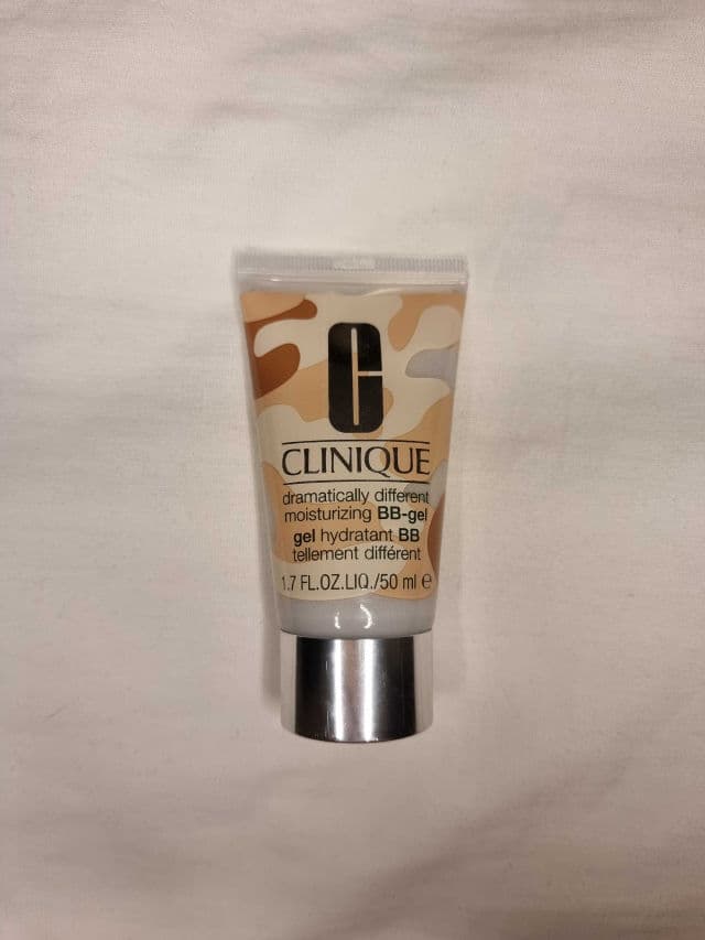 Clinique Dramatically Different Moisturizing BB-Gel review photo by Stargirl170