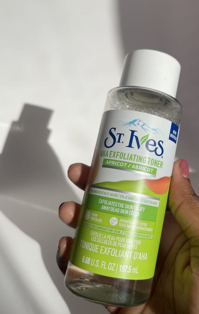 St. Ives Apricot AHA Exfoliating Toner review photo by vix26