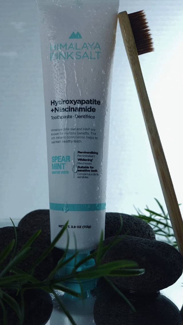 HIMALAYA PINK SALT Hydroxyapatite+Niacinamide Toothpaste review photo by Lisolga