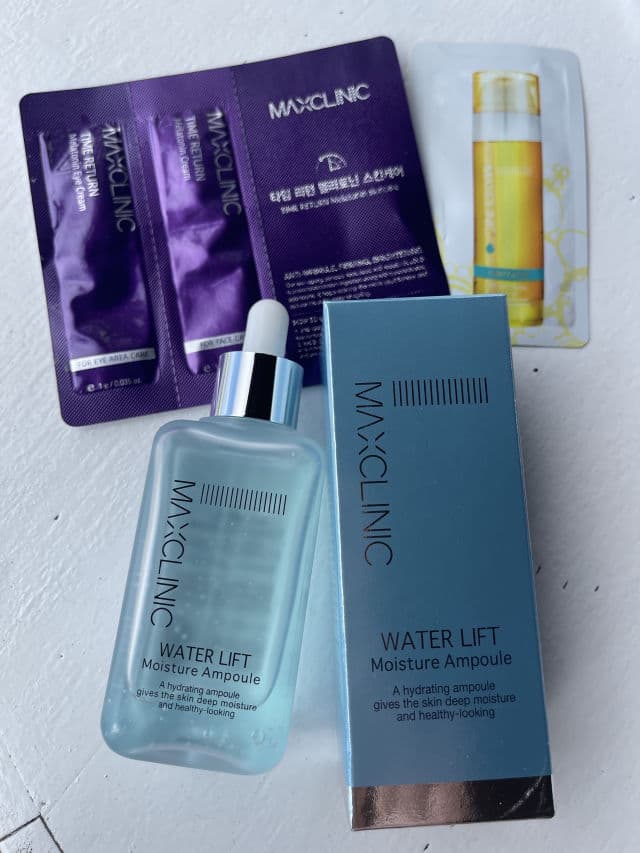 Maxclinic Water Lift Moisture Ampoule review photo by CharisTing