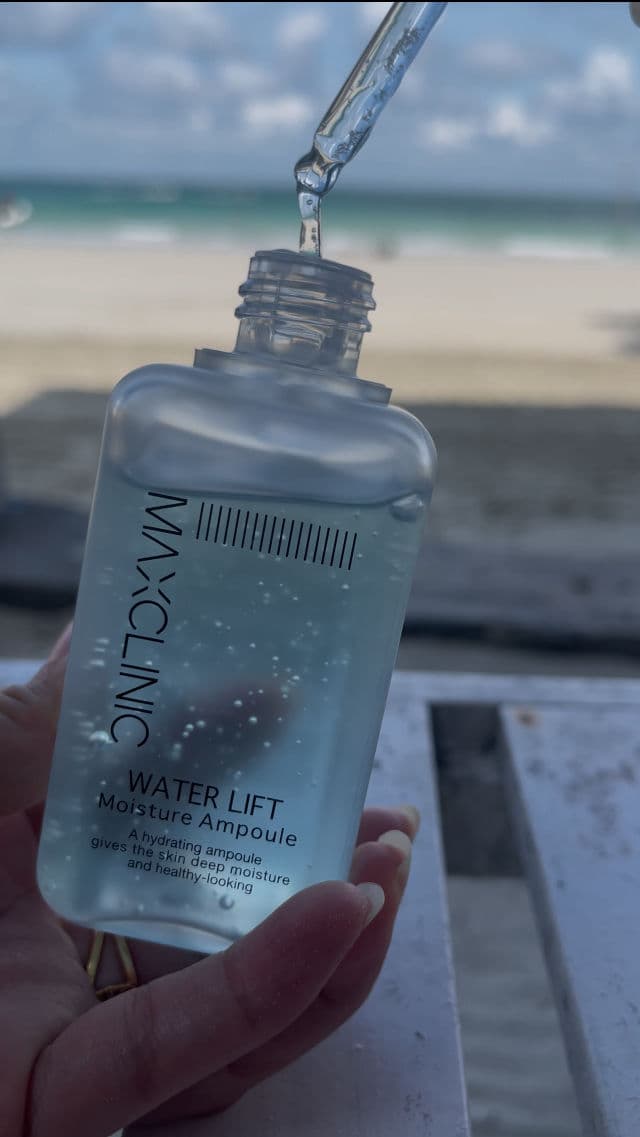 Maxclinic Water Lift Moisture Ampoule review photo by CharisTing