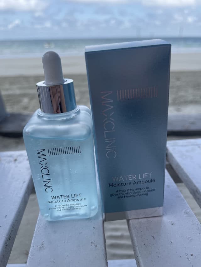 Maxclinic Water Lift Moisture Ampoule review photo by CharisTing