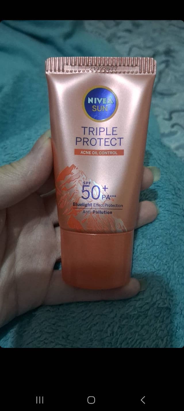 Nivea Sun Triple Protect Acne Oil Control SPF50 review photo by AyameKiryuu