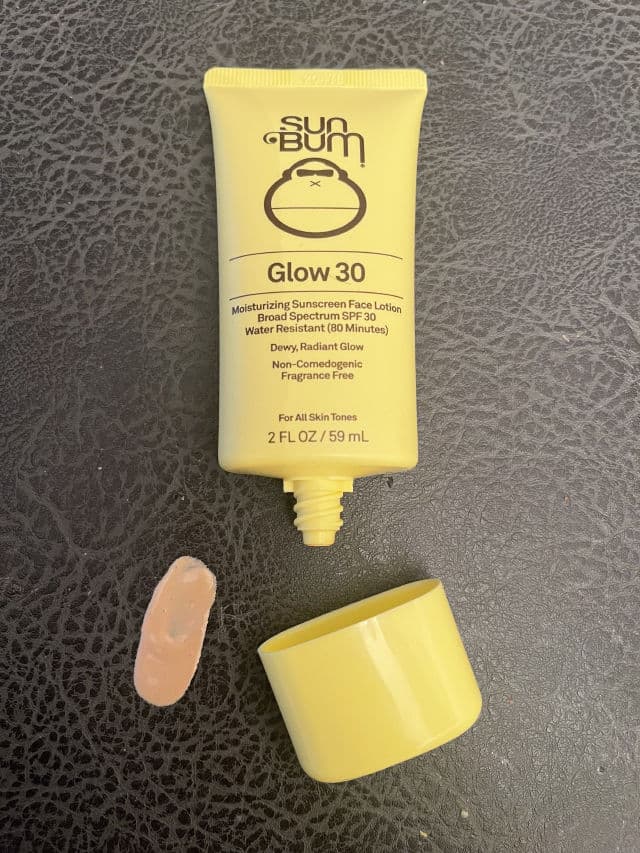Sun Bum Original Glow SPF 30 Sunscreen Face Lotion review photo by vaidajenny