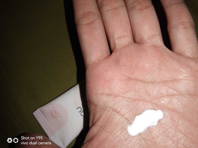 Y.O.U Dazzling Glow Up Protection Day Cream SPF 20 PA+ review photo by LelyPick